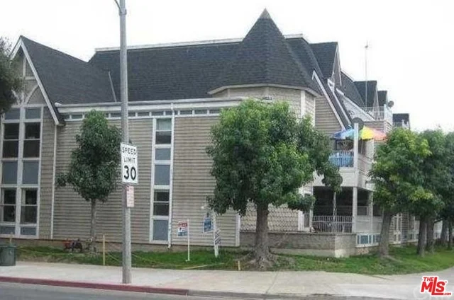 300 Chestnut #S, Santa Ana, CA 92701