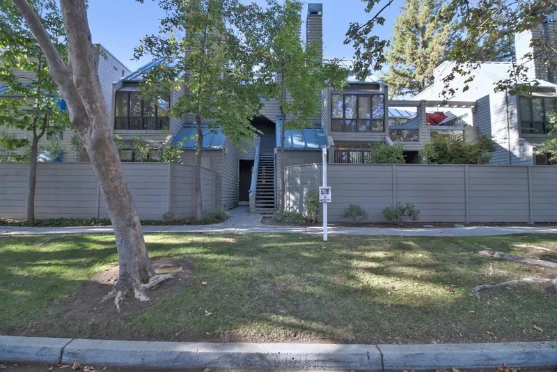 1019 Foxchase, San Jose, CA 95123
