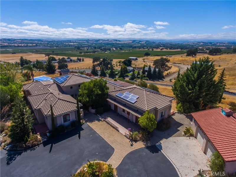 2552 Old Grove Lane, Paso Robles, CA 93446