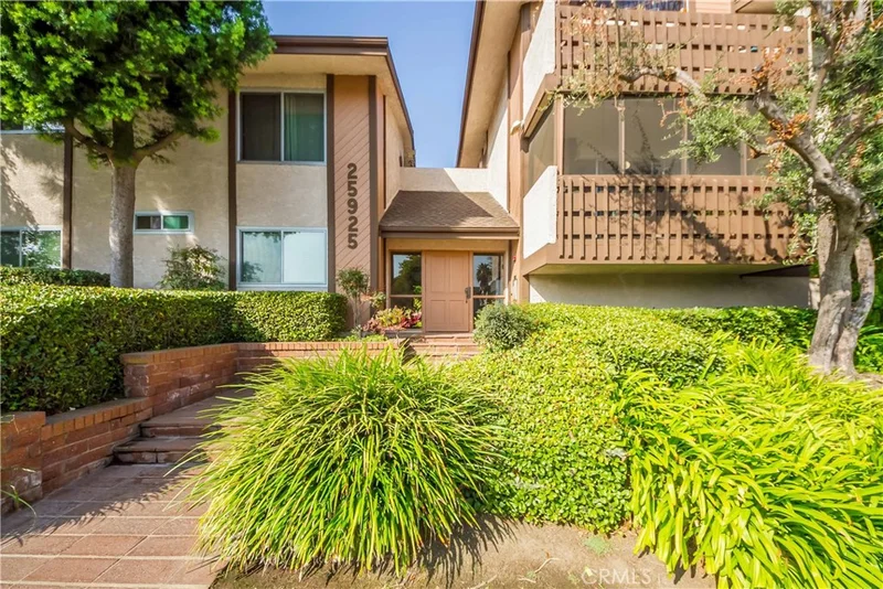 25925 Oak #102, Lomita, CA 90717