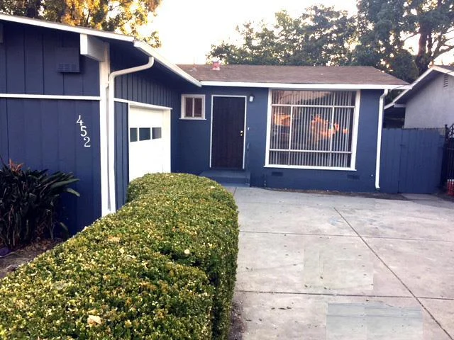 452 Larkspur, East Palo Alto, CA 94303