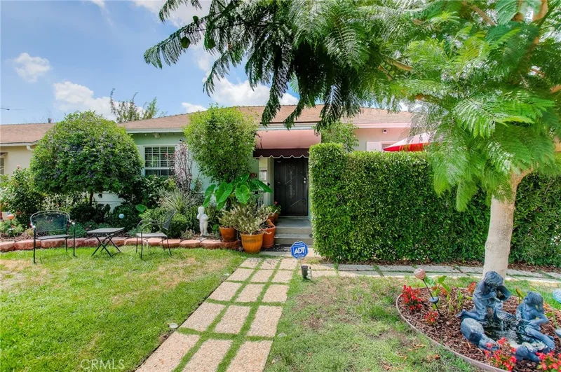 6237 Willowcrest, North Hollywood, CA 91606