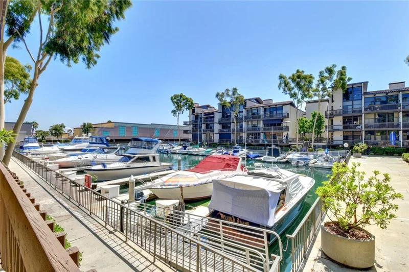 5124 Marina Pacifica, Long Beach, CA 90803