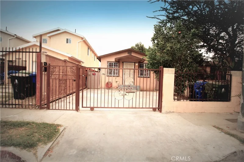 10352 Kalmia, Los Angeles, CA 90002