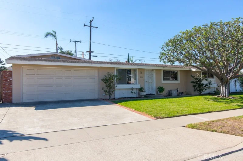 253 Rose, Costa Mesa, CA 92627