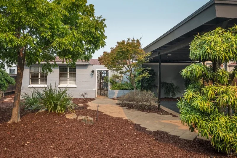 767 Lakeview, Redwood City, CA 94062