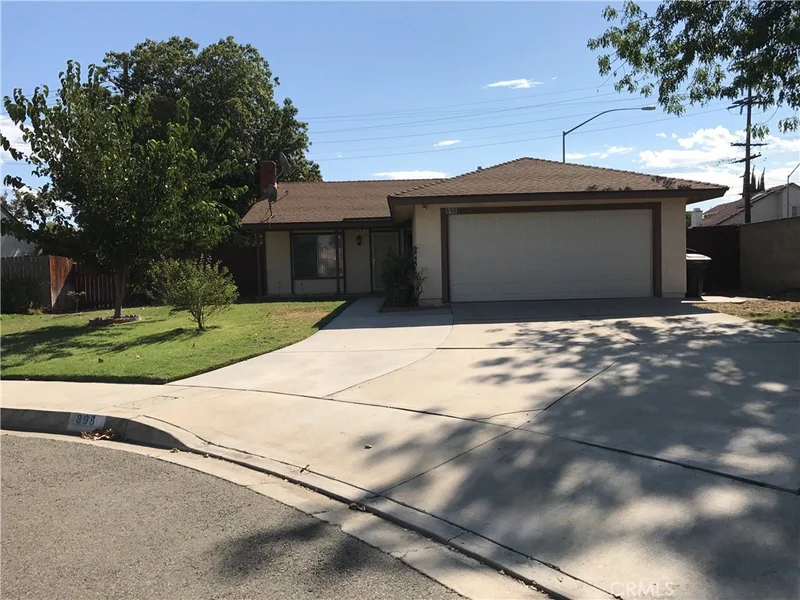 898 Smallwood, Colton, CA 92324