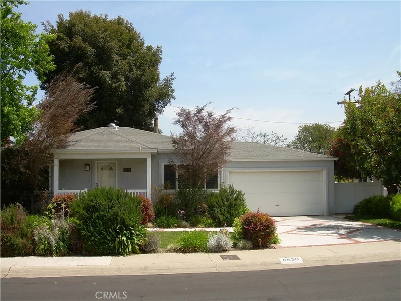 8630 Yorktown, Los Angeles, CA 90045