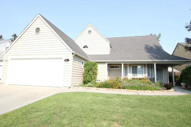 877 Chapel Hill, Clovis, CA 93611