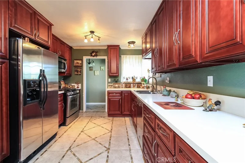 8784 Fairport, Riverside, CA 92503