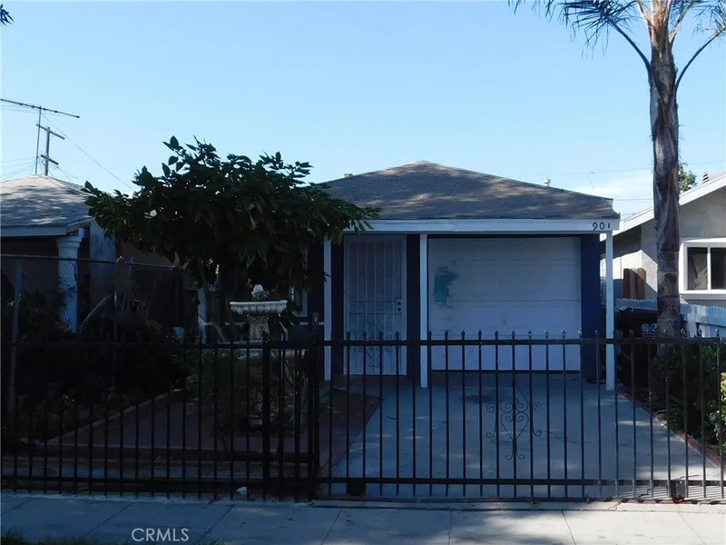901 131st, Compton, CA 90222