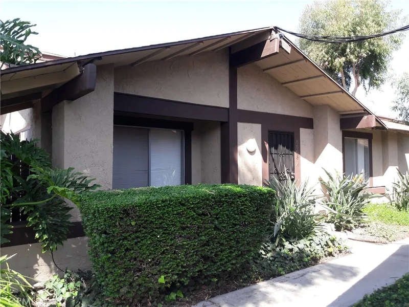 8568 Century #A, Paramount, CA 90723