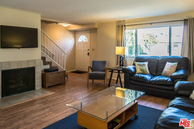 887 Magnolia, Long Beach, CA 90813