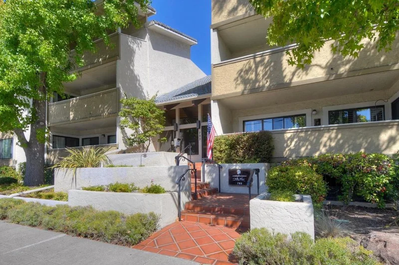 793 Elm #24, San Carlos, CA 94070