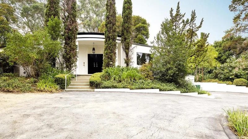 2555 Summit, Hillsborough, CA 94010