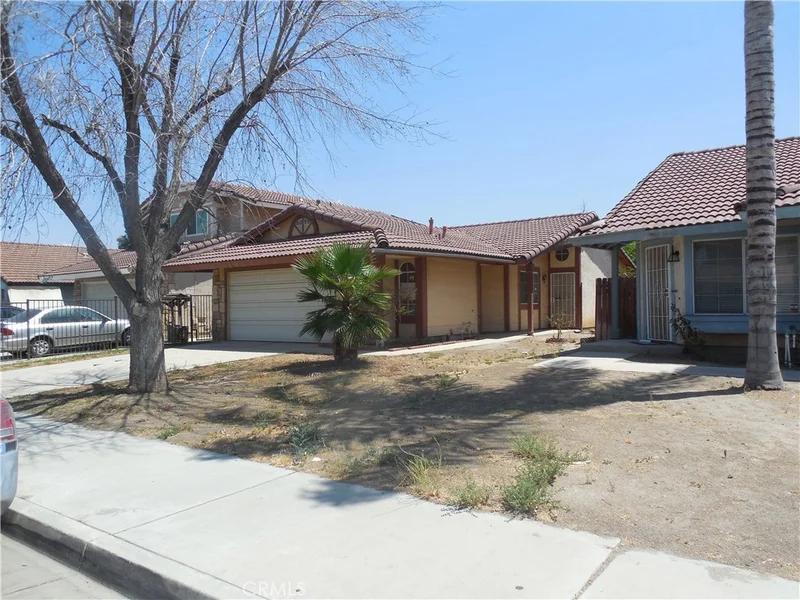 119 Oaktree, Perris, CA 92571