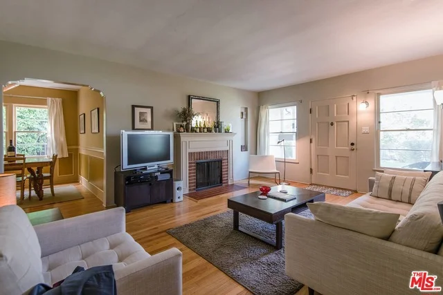 11504 Calvert, North Hollywood, CA 91606