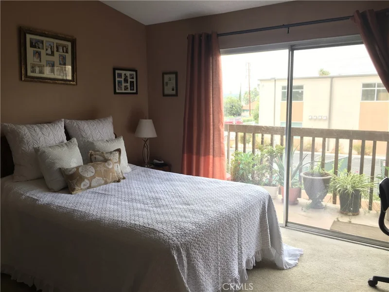 1251 Meadow #130, Colton, CA 92324