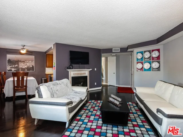 275 Esperanza #304, Long Beach, CA 90802