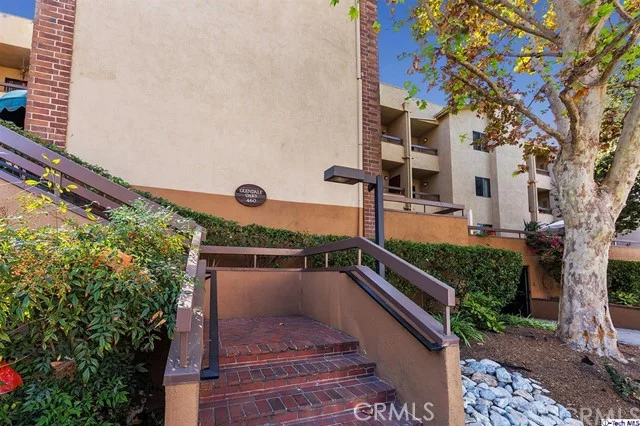 460 Oak #316, Glendale, CA 91204