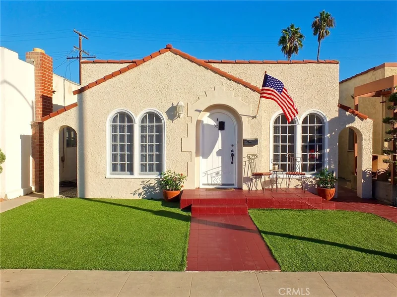 56 La Verne, Long Beach, CA 90803