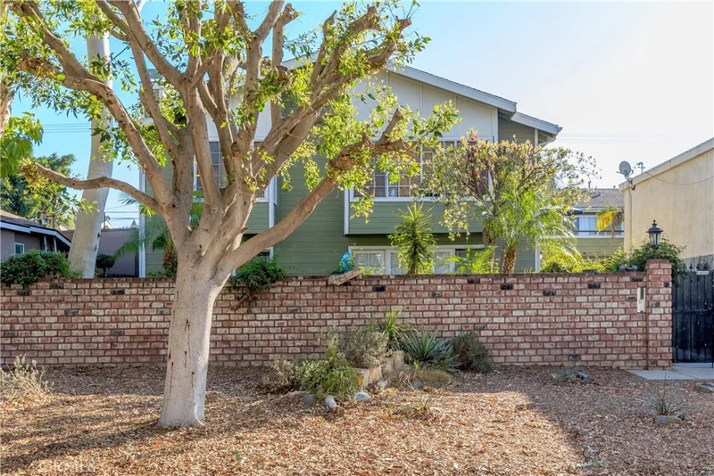 1864 Raymond, Long Beach, CA 90755