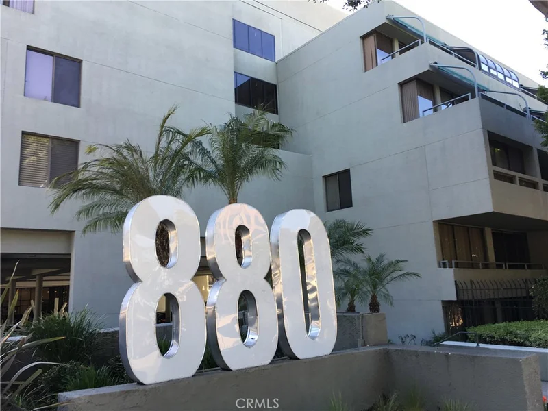 880 1st #803, Los Angeles, CA 90012