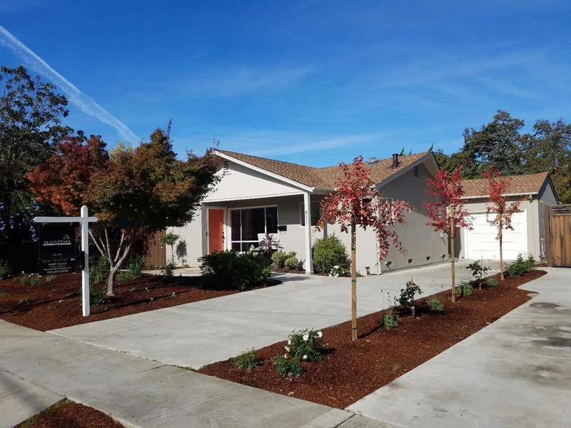851 15th, Menlo Park, CA 94025