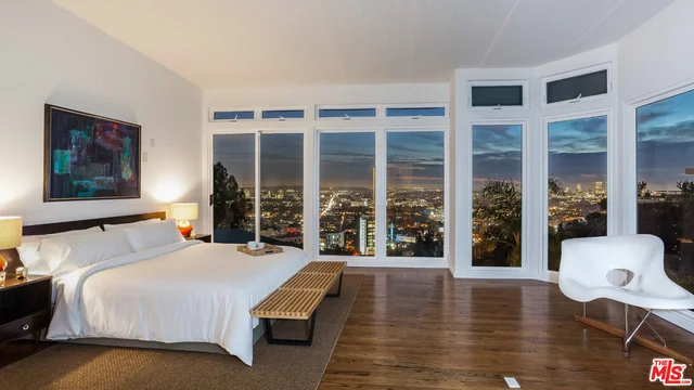 8520 Hedges, Los Angeles, CA 90069