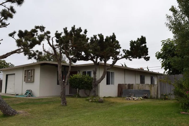 424 Cabrillo, Salinas, CA 93906