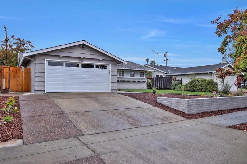 885 Lonna, Cupertino, CA 95014