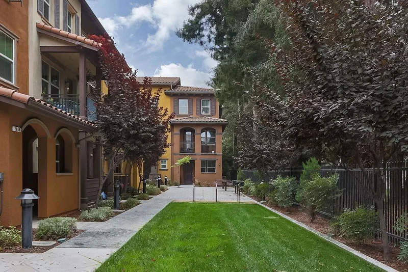 521 Calabria #74, San Jose, CA 95128
