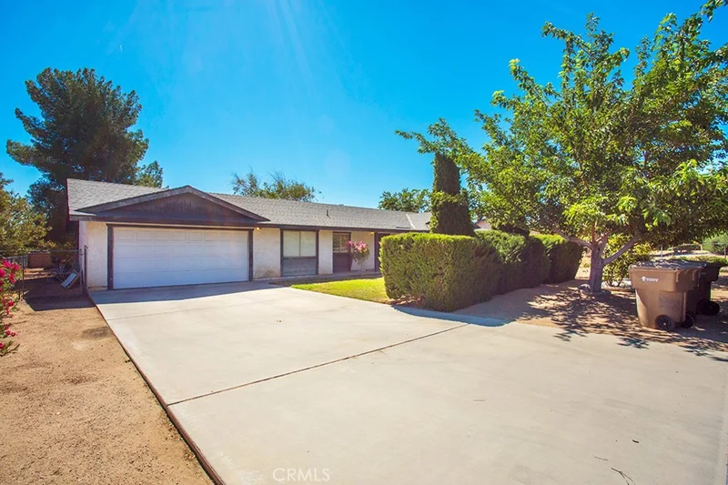 10287 Oakwood, Hesperia, CA 92345