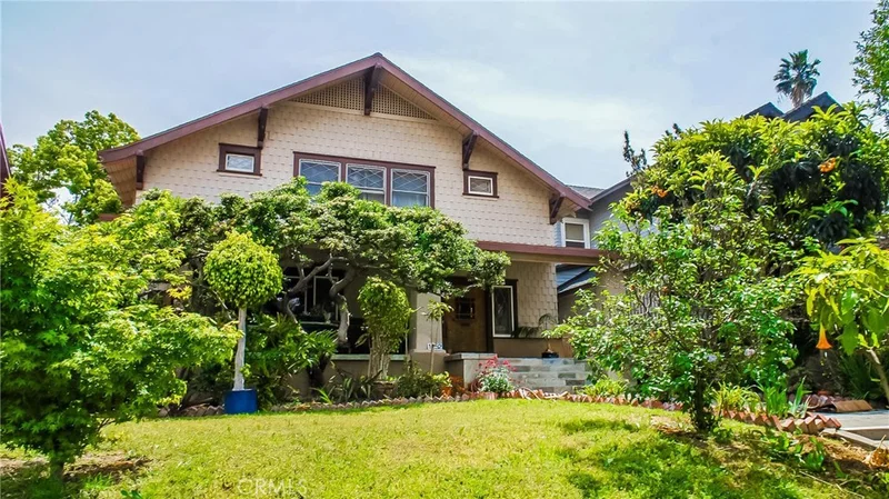 1252 Victoria, Los Angeles, CA 90019