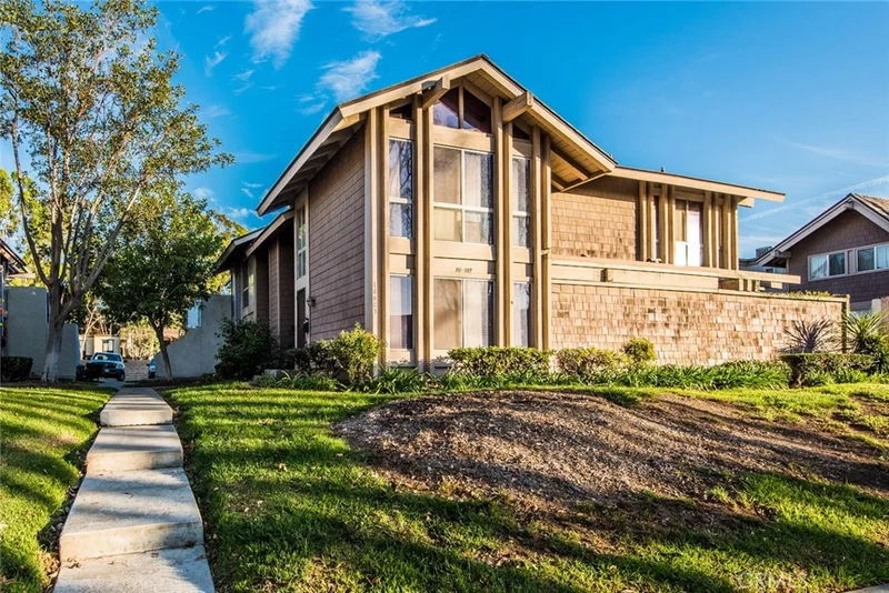 103 Oval #2, Irvine, CA 92604