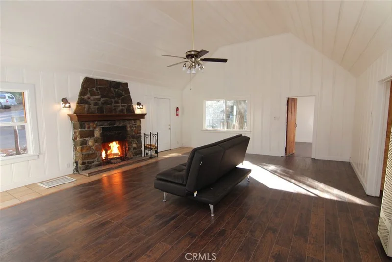 434 Redwood, Crestline, CA 92325