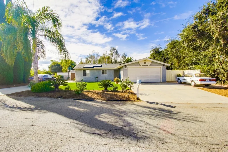 906 Rose, Vista, CA 92083