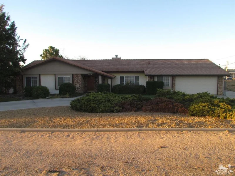 18414 Mecca, Hesperia, CA 92345