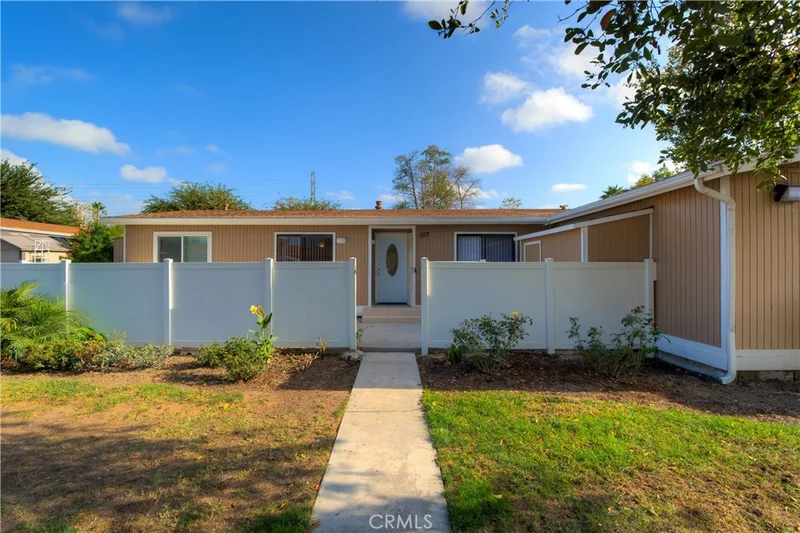 25732 Via Lomas #107, Laguna Hills, CA 92653