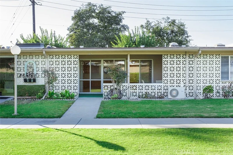 1020 Foxburg #215J, Seal Beach, CA 90740