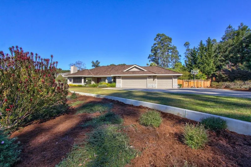 18422 Meadow Ridge, Salinas, CA 93907