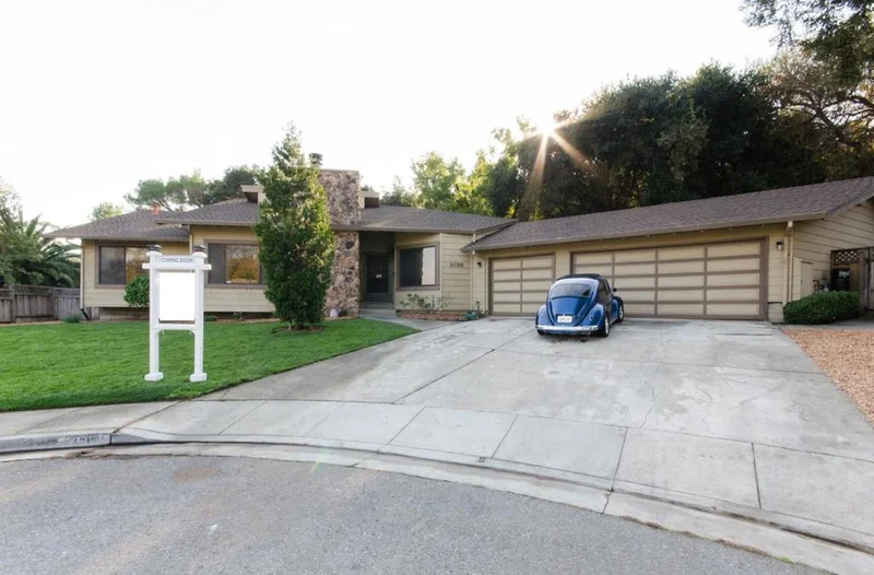2756 Debbie, San Carlos, CA 94070
