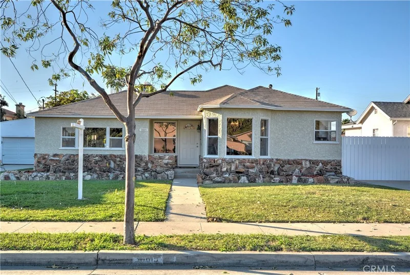 10015 Downey, Downey, CA 90240