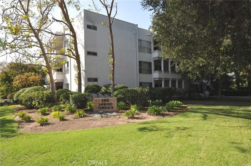 190 Arroyo #301, Pasadena, CA 91103