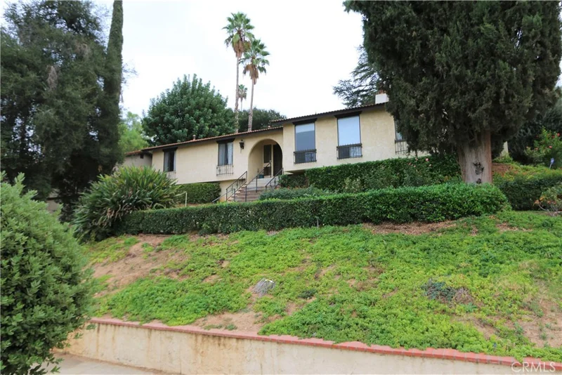 432 E Crescent Avenue, Redlands, CA 92373