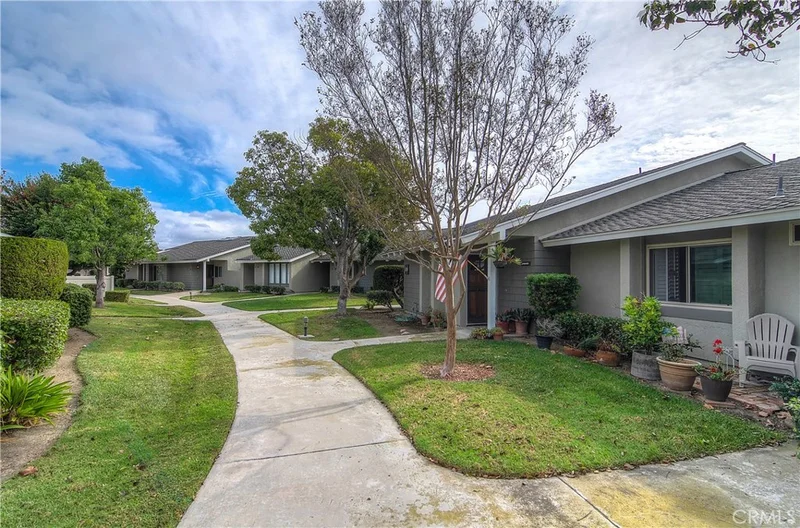 8745 Placer Circle 609C, Huntington Beach, CA 92646