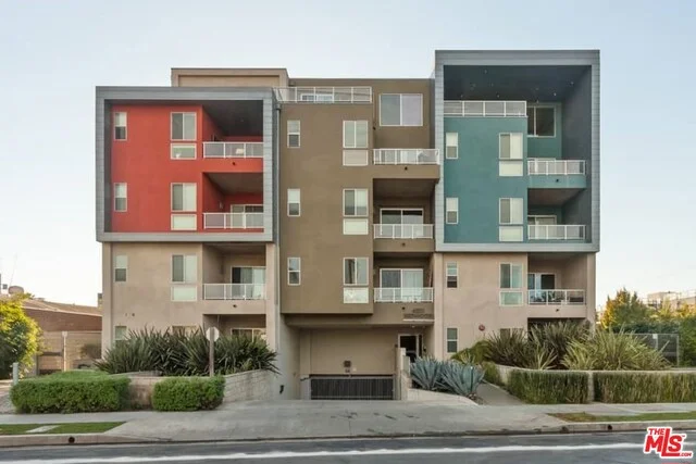 4211 Redwood Avenue 110, Los Angeles, CA 90066