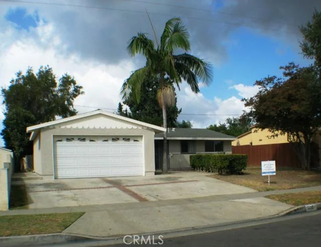 422 Center, Santa Ana, CA 92703