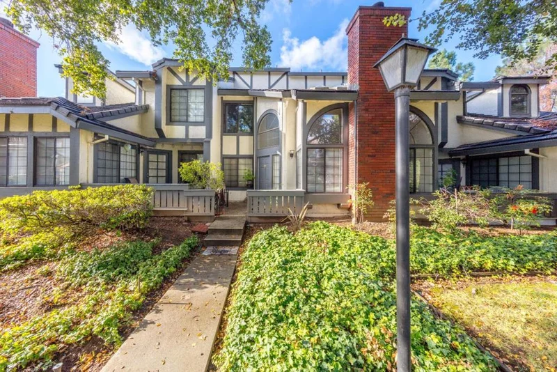 2719 Buena View, San Jose, CA 95121
