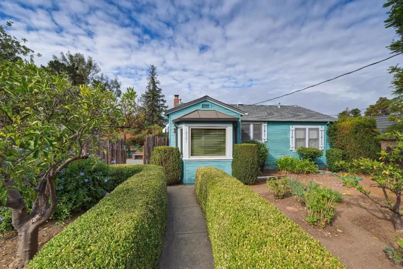10301 Byrne, Cupertino, CA 95014